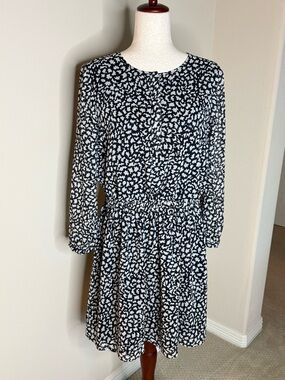 Club Monaco Black White Crepe Dress Elastic Waist Sheer Sleeve Size 8